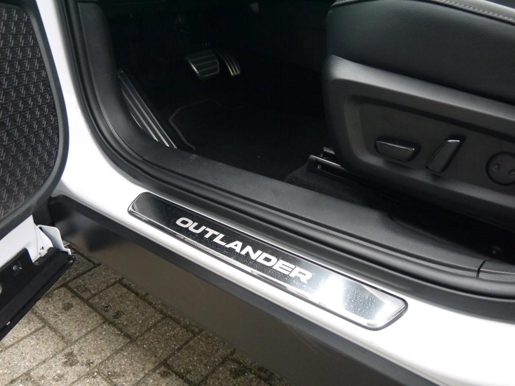 Mitsubishi Outlander 2.4 phev instyle 306pk s-awc|rijklaar