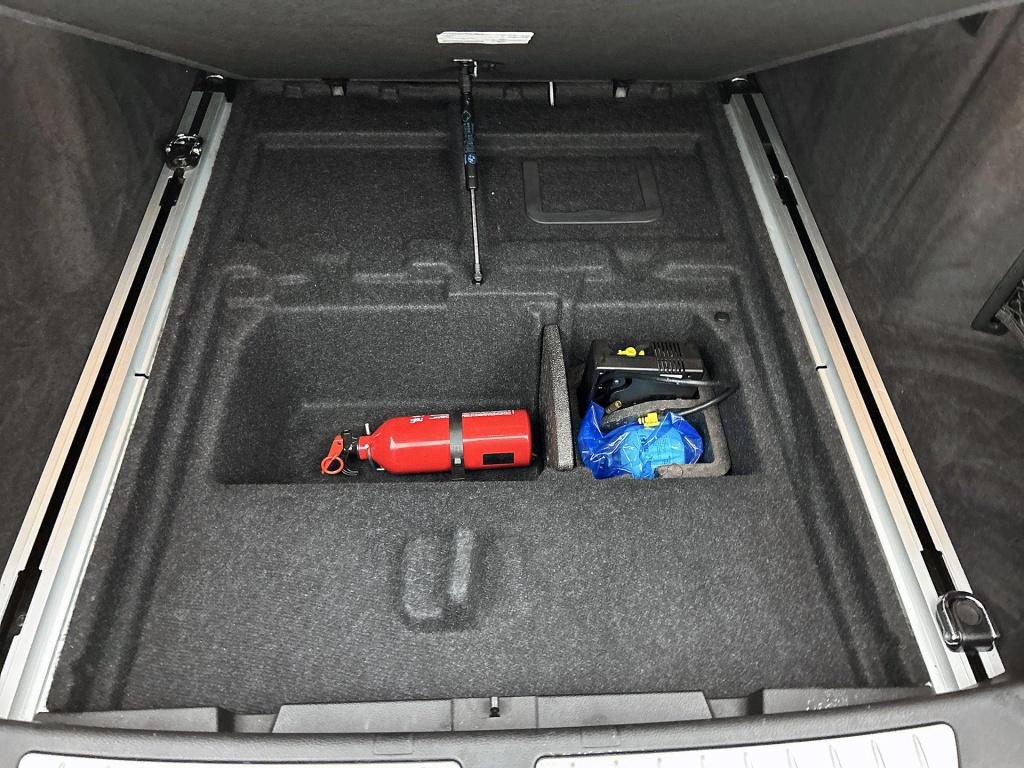 BMW 3-serie 320i xdrive executive | automaat | navigatie | leder | climate 