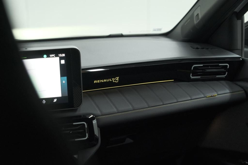 Renault 4 comfort range iconic 52 kwh | pack advanced driving assist | adap