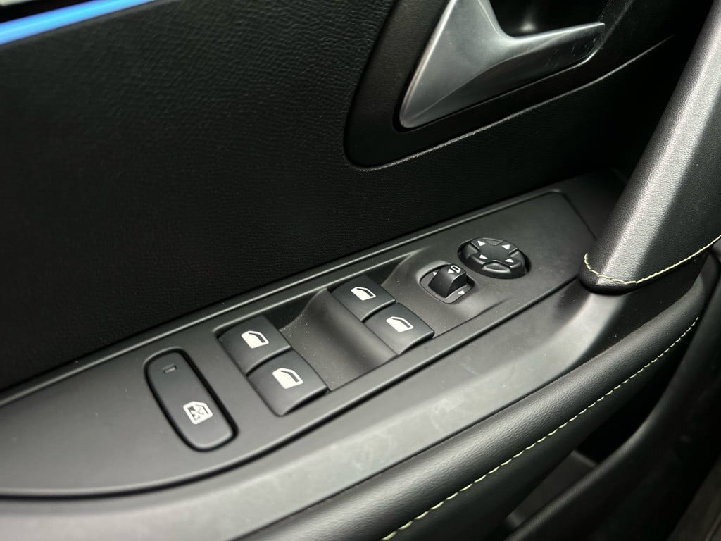 Peugeot 208 1.2 puretech gt-line // automaat //