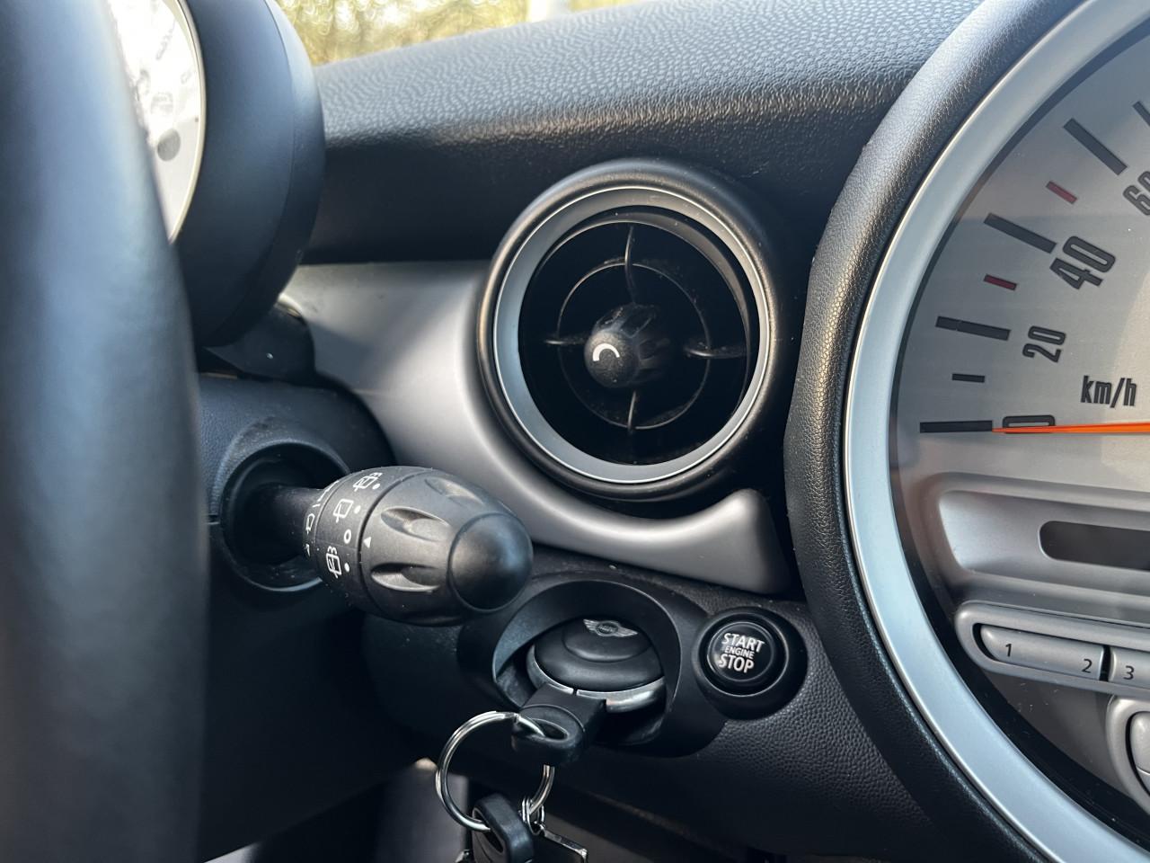 Mini Cooper | Lage Km Stand | Volledig onderhouden | Nieuwe APK |