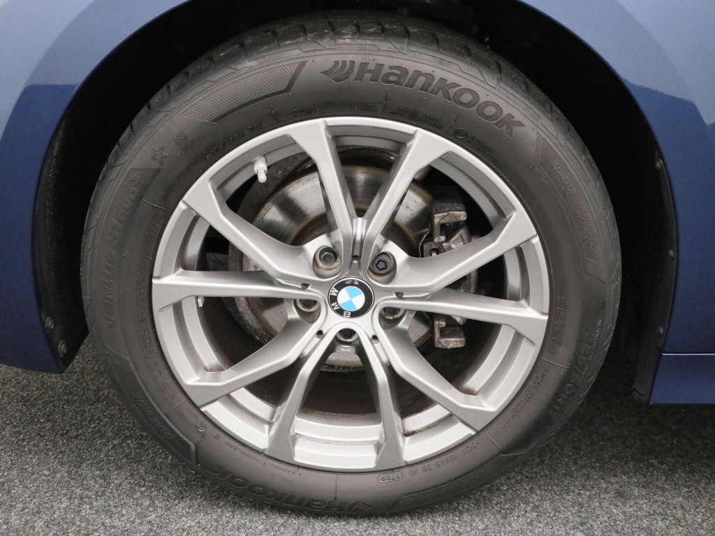 BMW 3-serie 318i business edition | automaat | lmv | half leder | virtual c