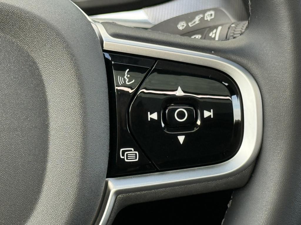 Volvo XC60 t6 398pk recharge dark black edition| panodak| luchtvering| trek