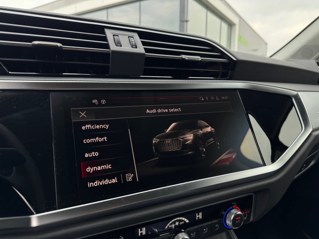 Audi Q3 sportback 35 tfsi advanced edition s * stoelverwarming * keyless * 