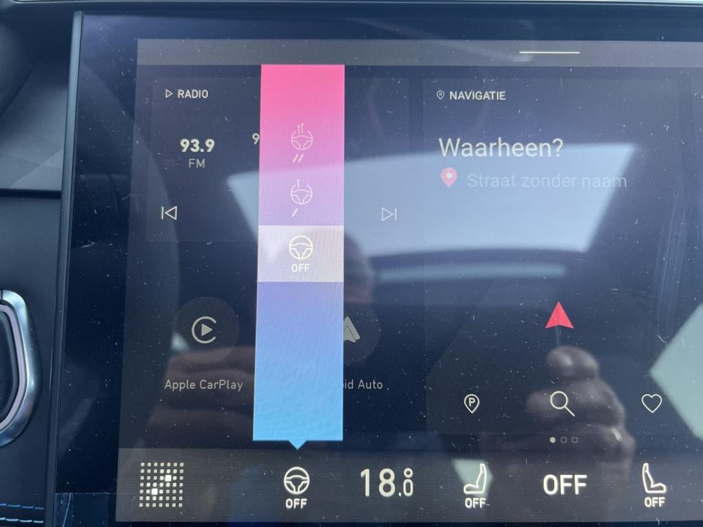 Lynk & Co 01 1.5 261pk phev , black edition ,360gr camera , pano dak , adap