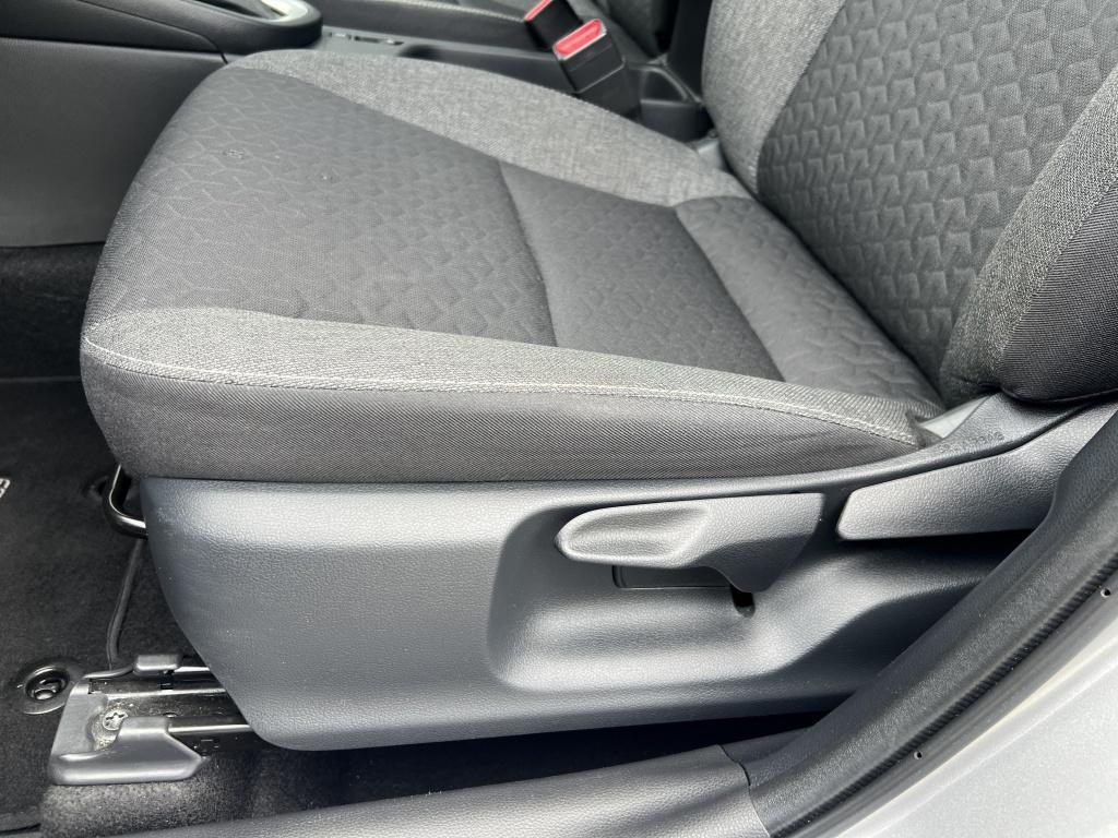 Toyota Yaris Cross 1.5 hybrid dynamic | all-seasonbanden | comfort pack