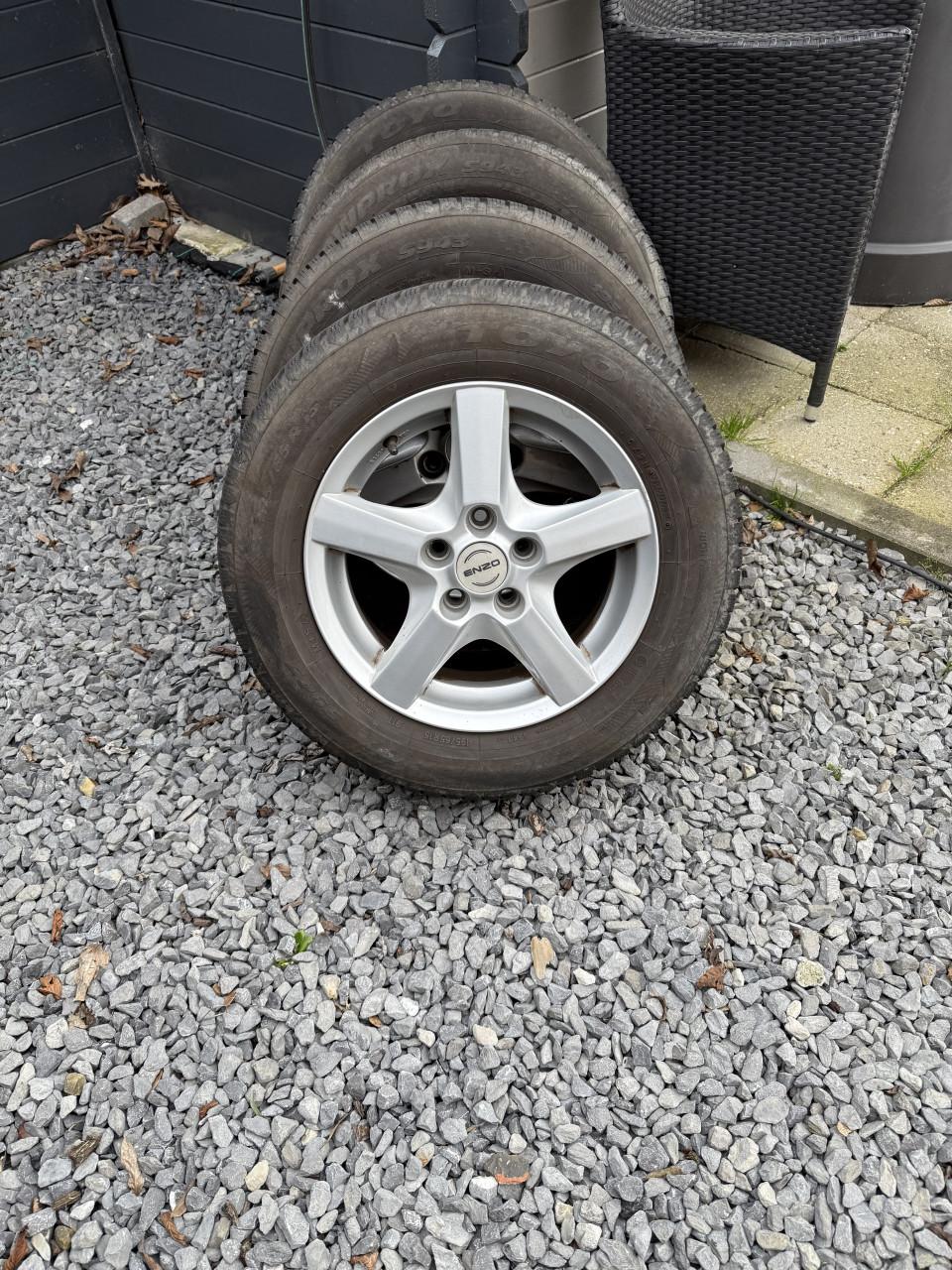 Winterbanden met velgen