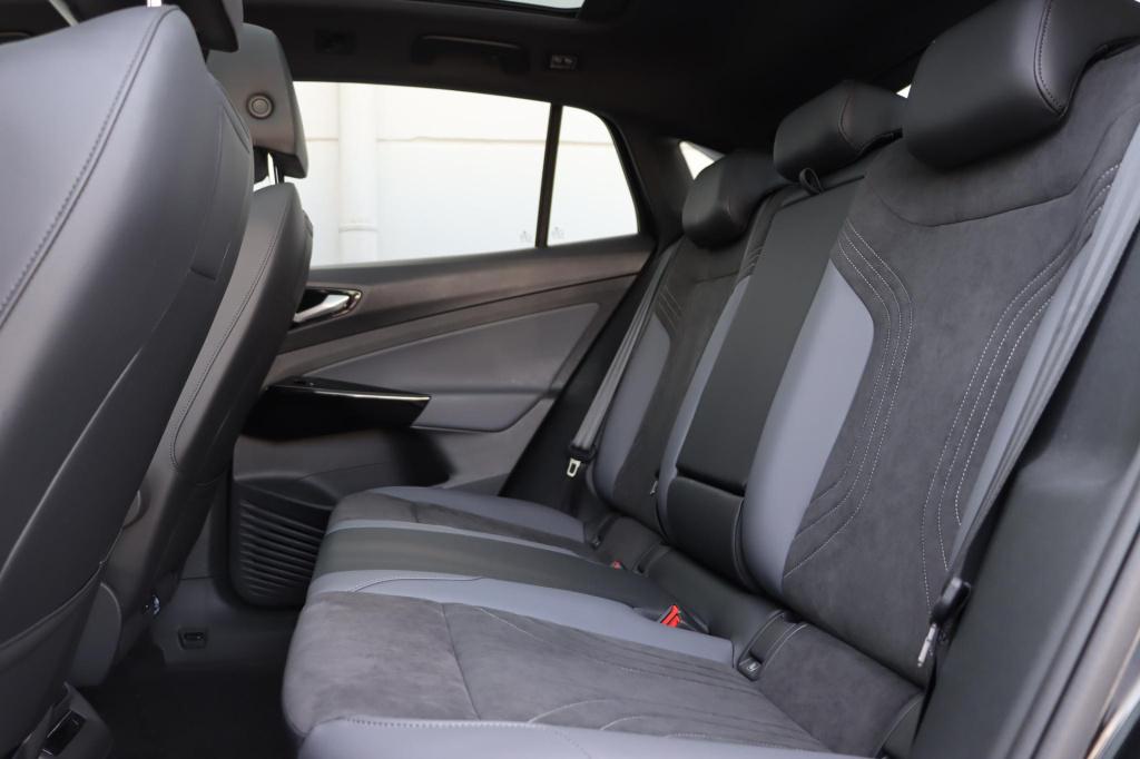 Volkswagen Id.5 pro 77 kwh 204pk | soh 97,8% |