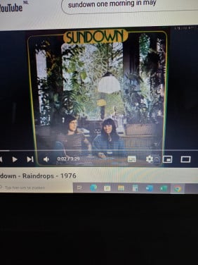 GEZOCHT DE MUZIEK VAN DE GROEP SUNDOWN