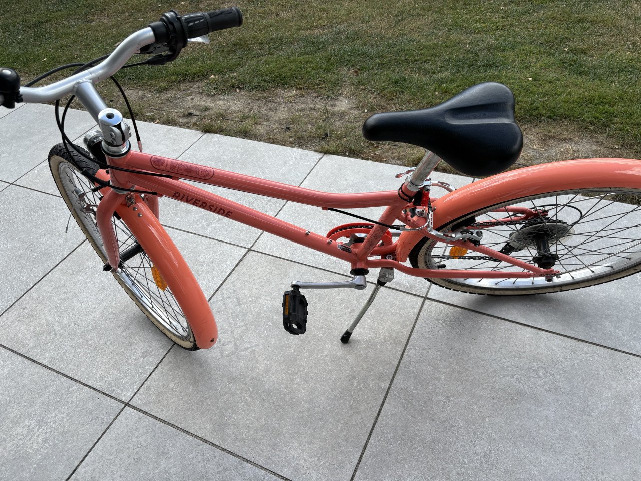 Roze meisjes fiets
