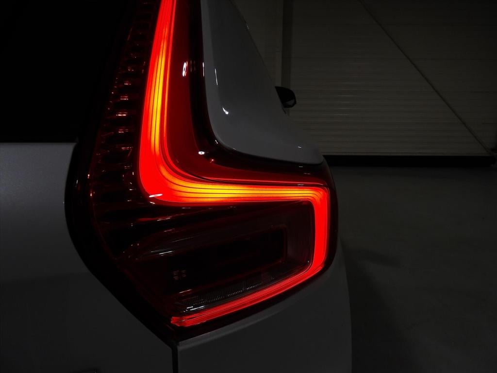 Volvo XC40 t5 plug-in hybrid 262pk aut plus dark