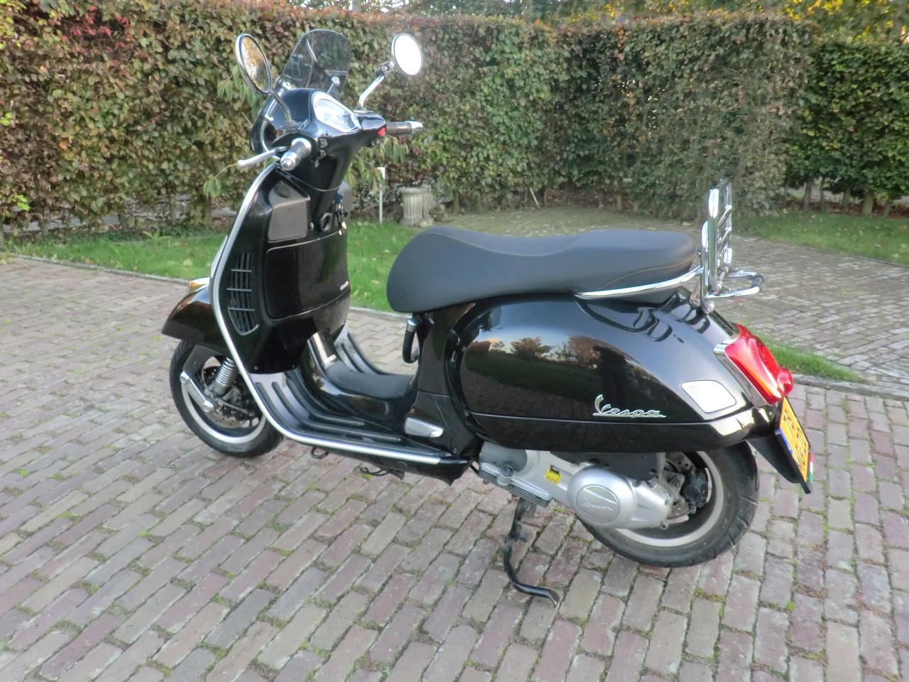 Vespa GTS300ie  2016  14200km  motorscooter