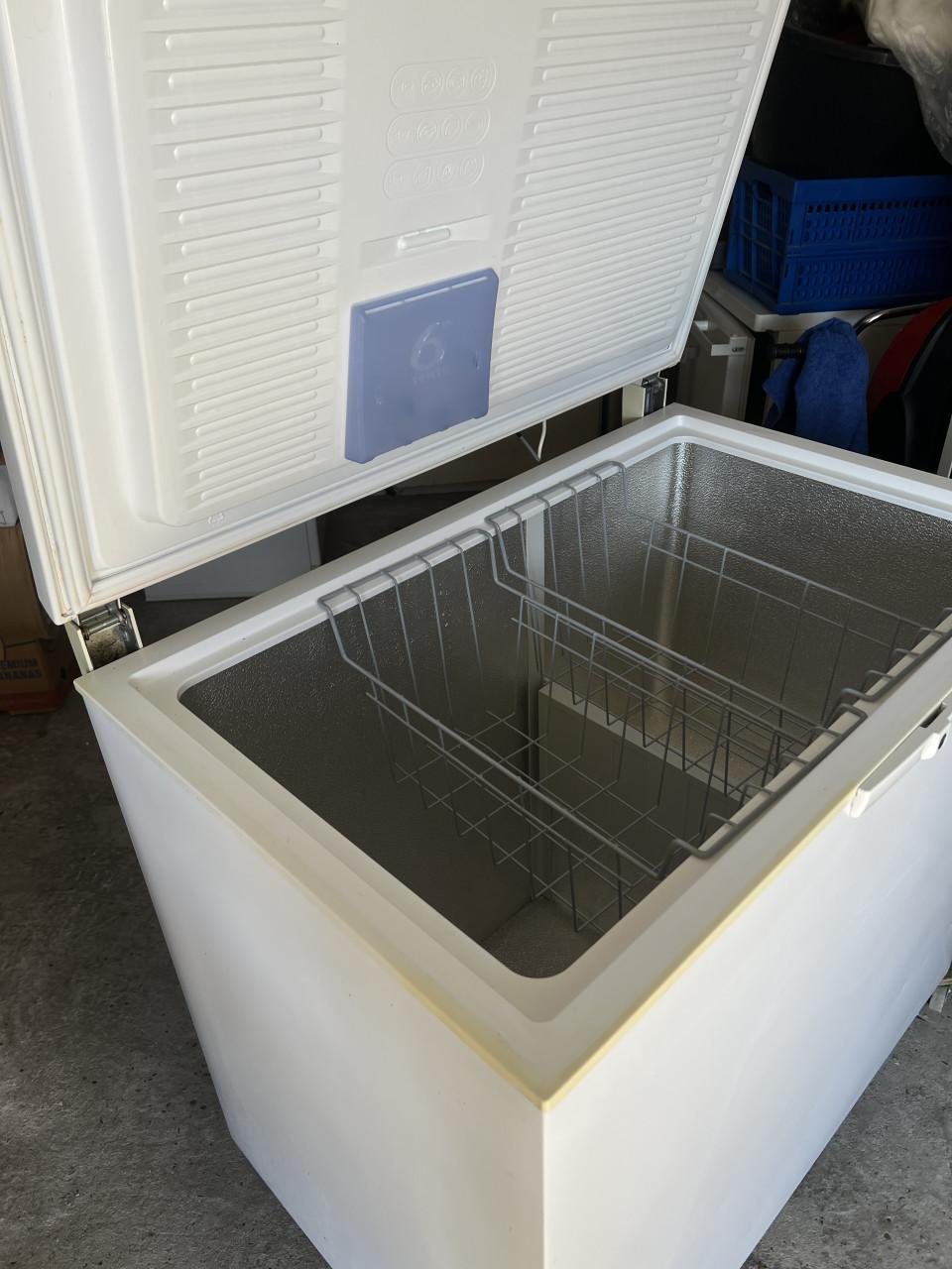 A++ klasse Whirpool vrieskist vriezer 95x85x60 cm. 258 liter