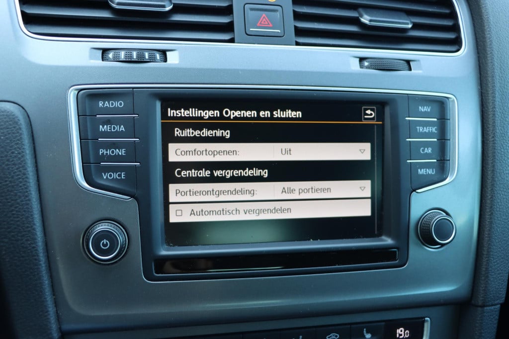 Volkswagen Golf 1.2 tsi business edition r connected