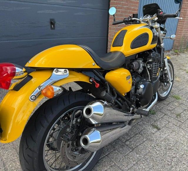 Triumph Thunderbird Sport 900