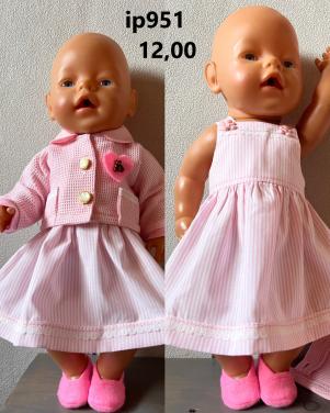 Poppenkleertjes baby born. Set. Opbrengst KiKa.