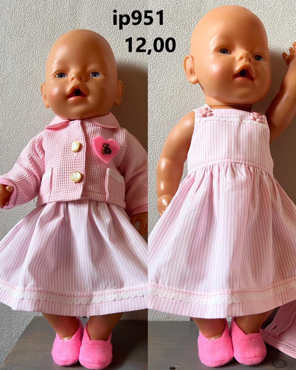 Poppenkleertjes baby born. Set. Opbrengst KiKa.