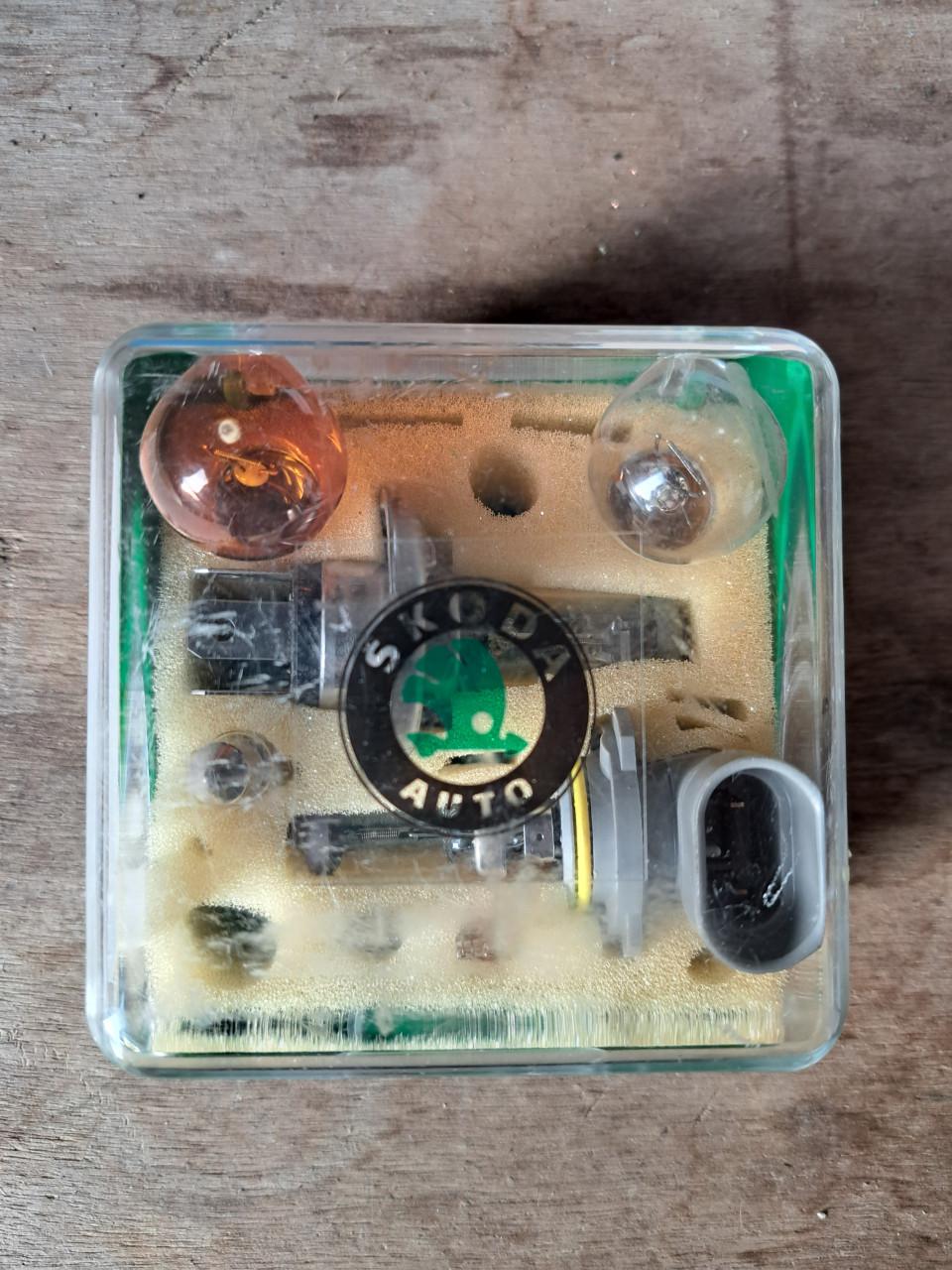 Diverse autoreservelampjes.