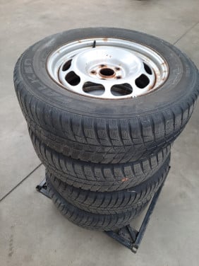 Setnr B2 winterbanden Toyota, Suzuki, Lexus 17 inch Falken