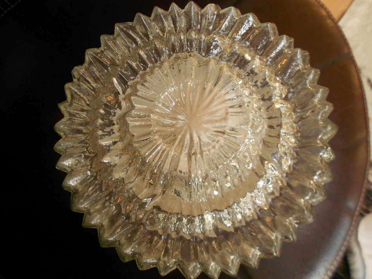 Vintage plafonniere plafonlamp  met porseleinen fitting.