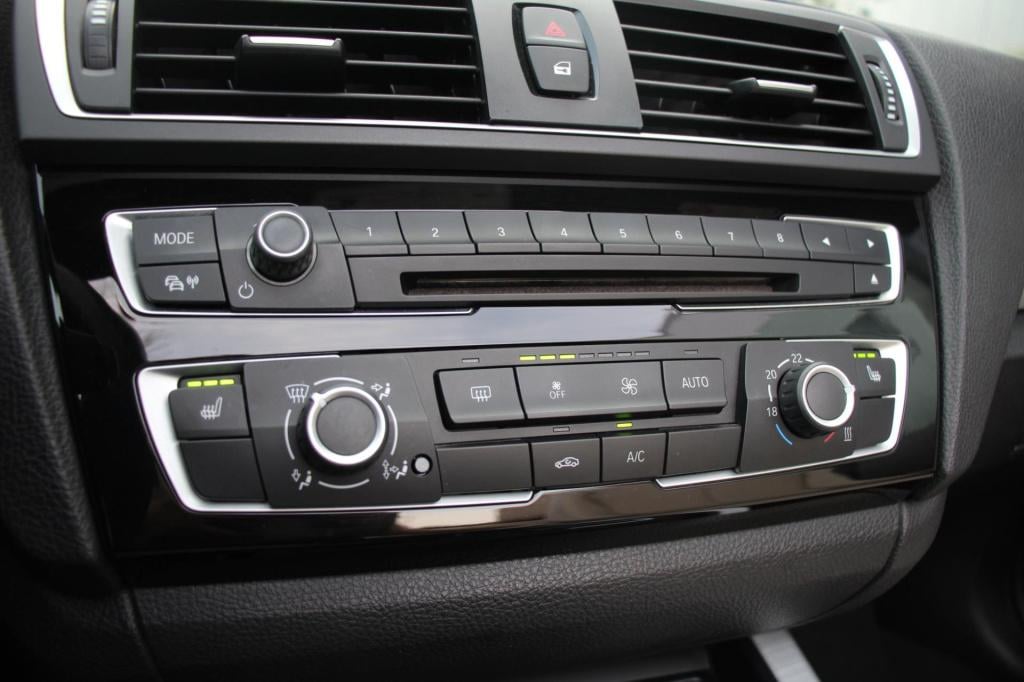 BMW 2-serie cabrio 218i sportline - leder - navi - led - pdc - stoel verw -