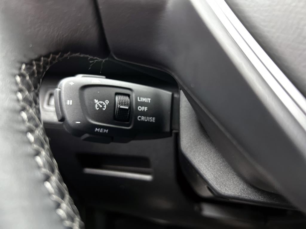 Peugeot 3008 plug-in hybrid 225pk automaat road trip | stoelverwarming | tr