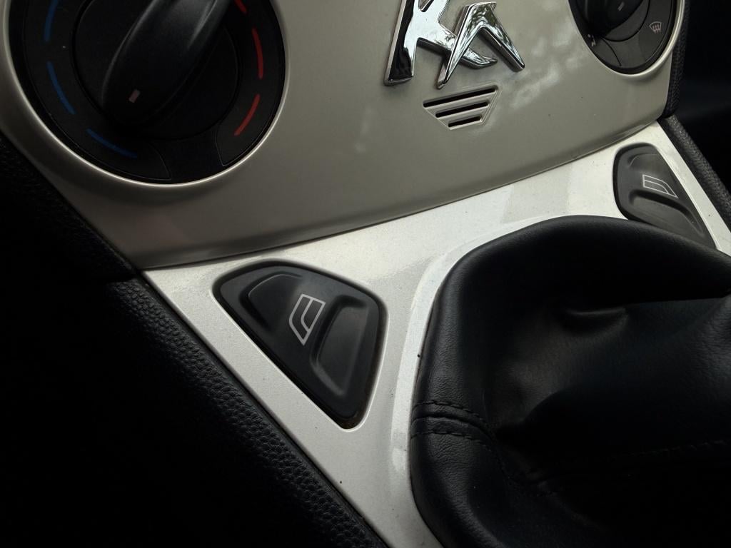 Ford KA 1.2 titanium - nieuwe distributie + grote beurt -