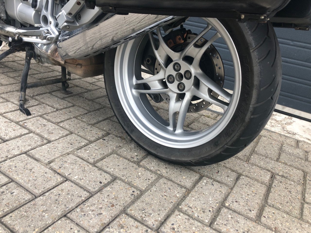 ***VERKOCHT*** BMW R1150R Twinspark uit 2006 met 29dkm, 3 koffers €3250,-