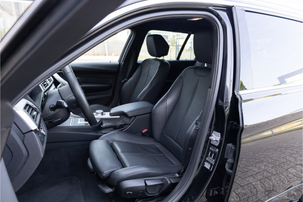 BMW 3-serie touring 320i m sport edition ✅leder✅trekhaak elektrisch✅navipro