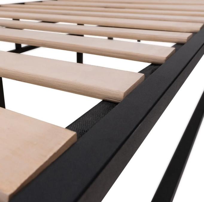 Zwart stalen bedframe