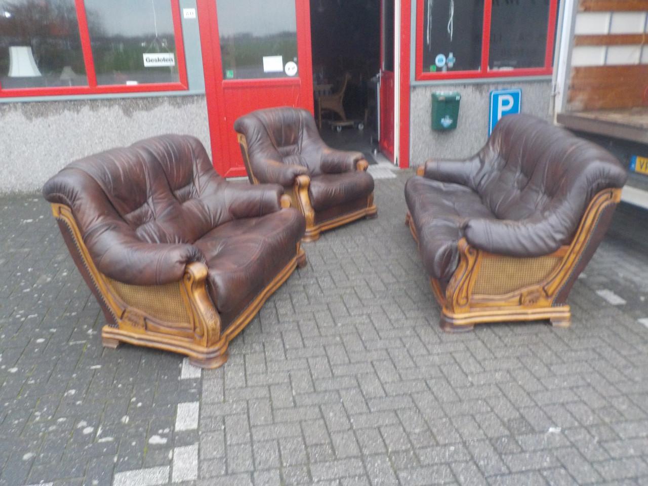 Mooie kwaliteit leren 3 + 2 + 1 zits in goede staat