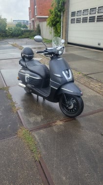 Zeer mooie Peugeot django scooter