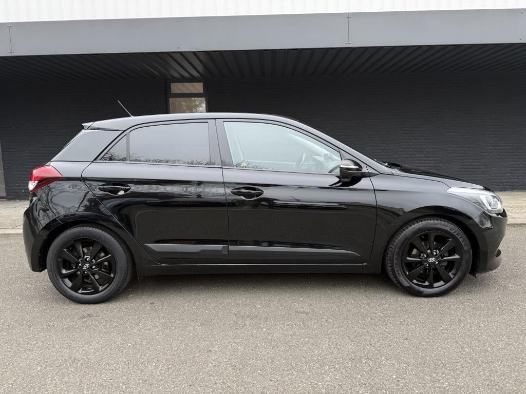 Hyundai I 20 1.2 hp i-motion comfort // black edition //