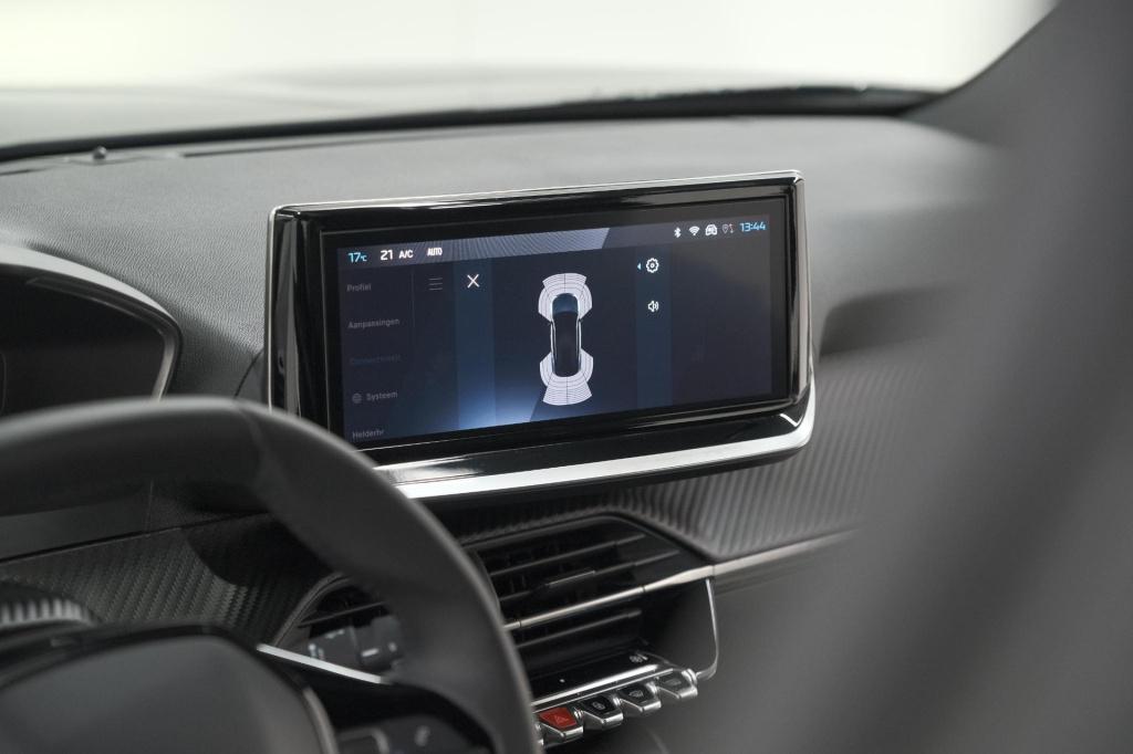 Peugeot 2008 puretech 100 allure | apple carplay | parkeersensoren | climat