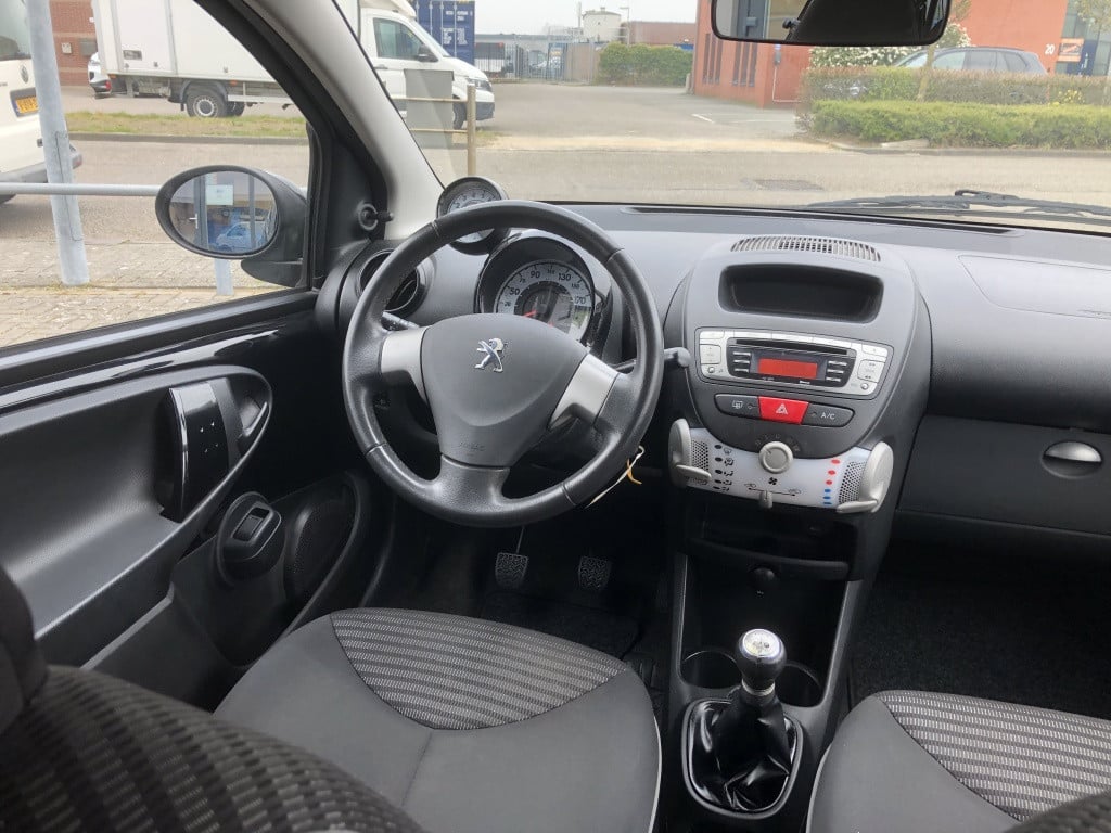 Peugeot 107 1.0 envy 1e eigenaar