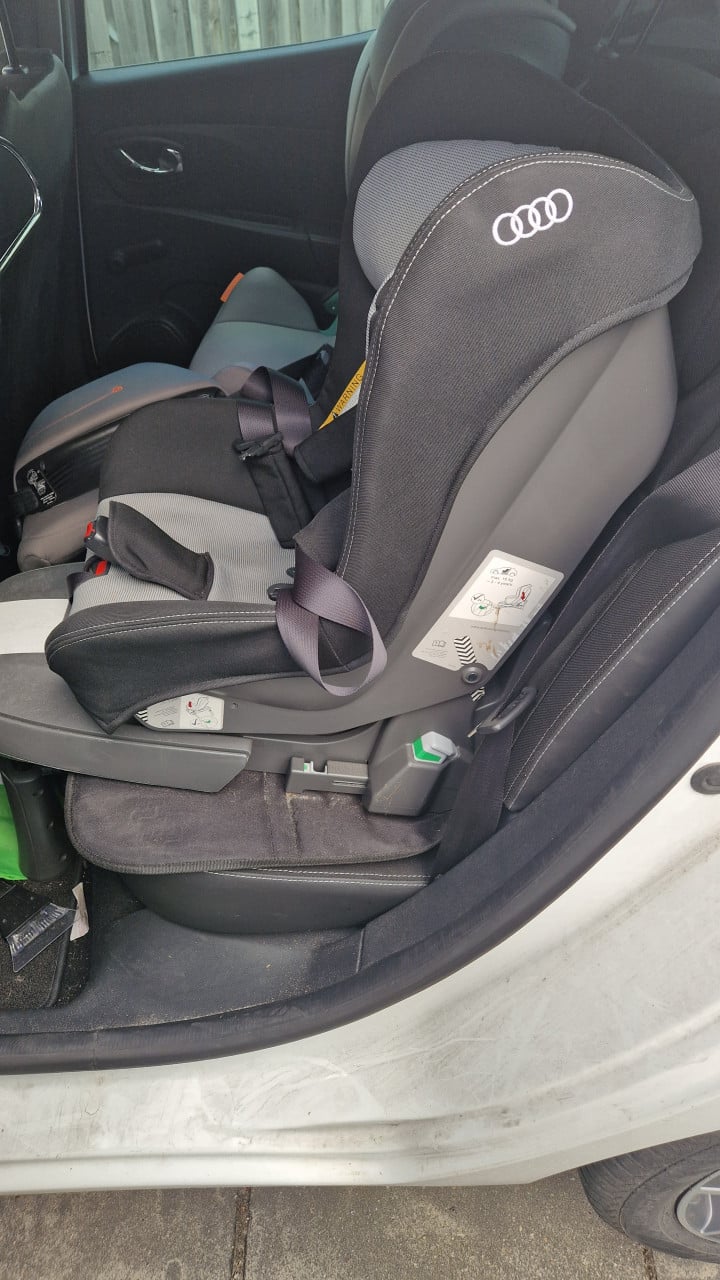 Audi kinderzitje met ISOfix basis