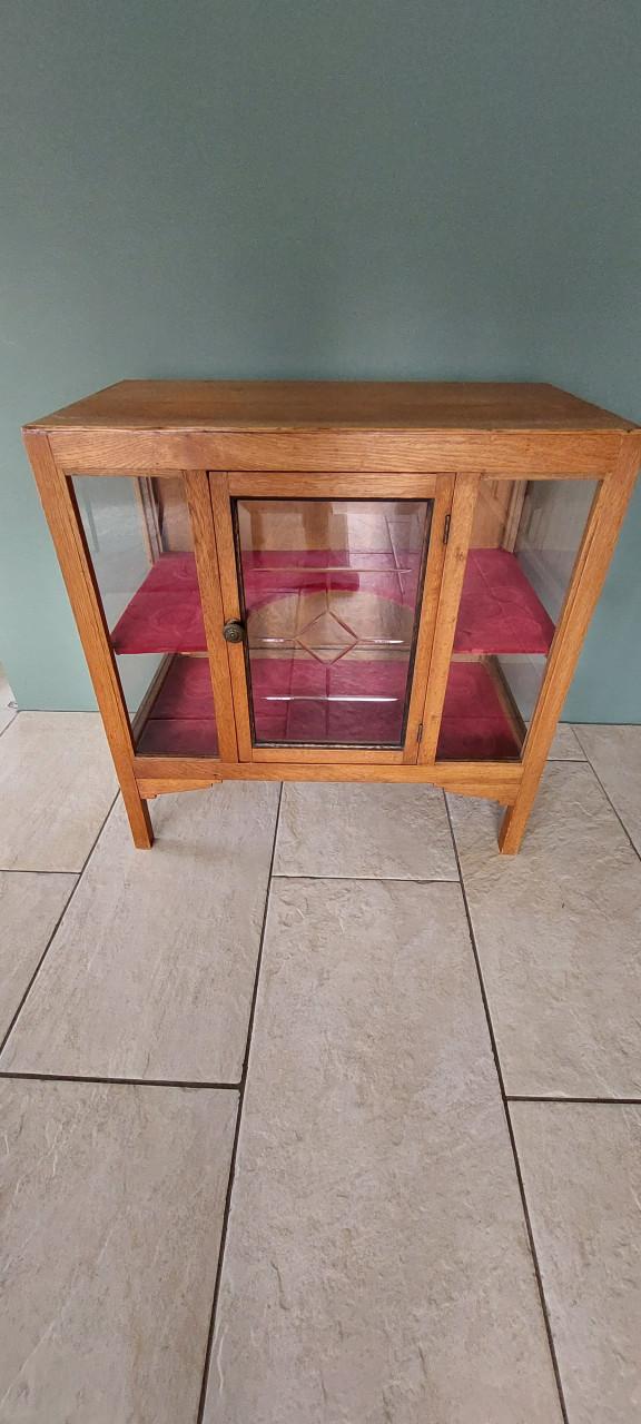 Mooi antiek theekastje