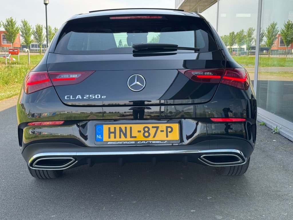 Mercedes-Benz Cla shooting brake 250 e amg line automat / panoramadak / 360