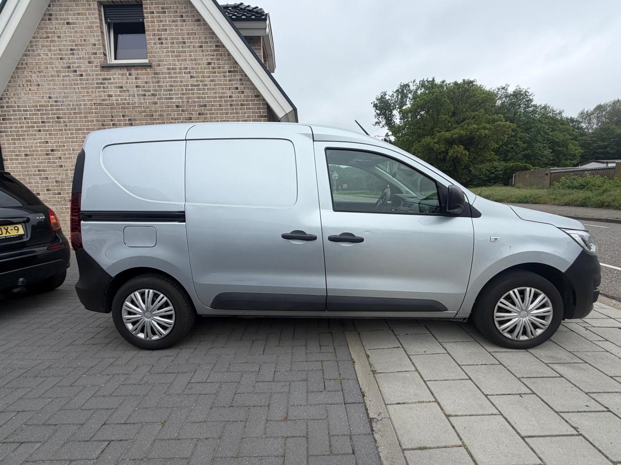 Airco/Navigatie/PDC Renault Express Van 1.3tce benzine