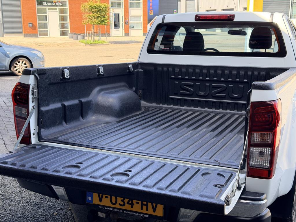 Isuzu D-max 2.5 extended cab ls | ex. btw | radio | trekhaak