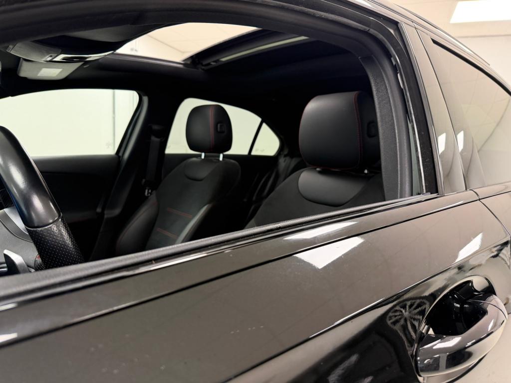 Mercedes-Benz A-Klasse 180 amg line night | panoramadak | widescreen | came