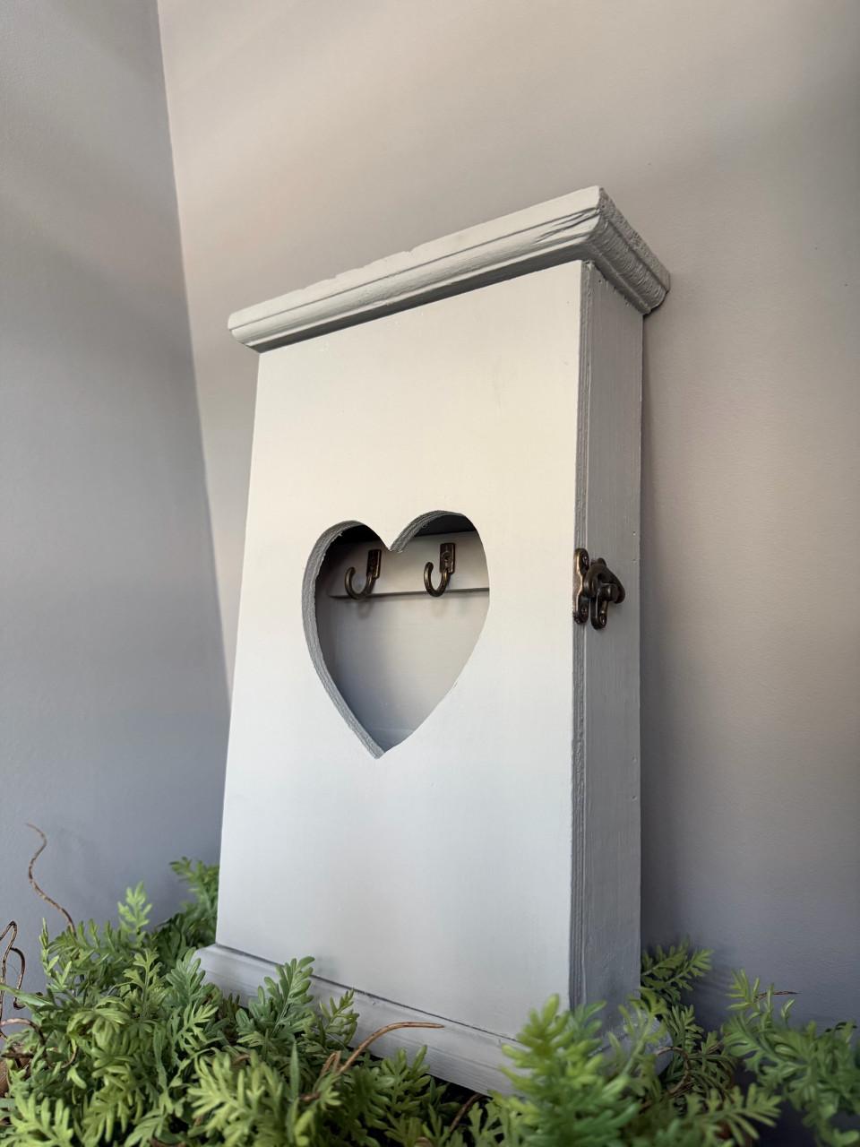 Landelijk sleutelhouderkastje