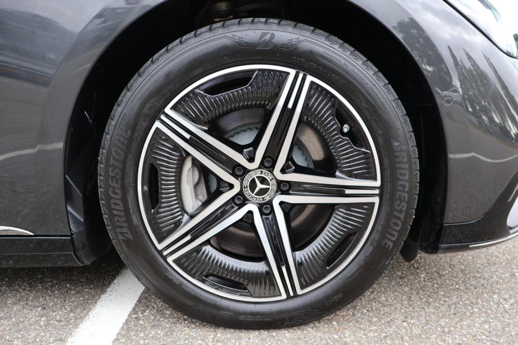 Mercedes-Benz Eqe 300 amg line 89 kwh i panoramadak i burmester i distronic