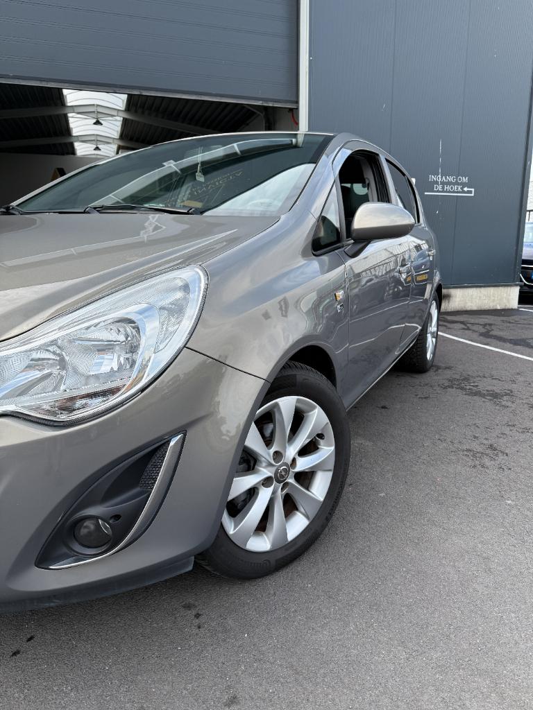Opel Corsa 1.2 ecoflex selection - airco - stoelverwarming