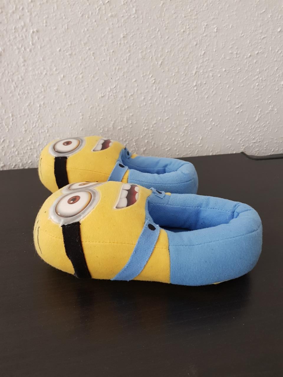Minion pantoffels maat 29/30