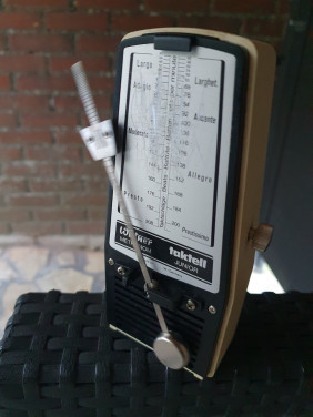 Mooie vintage Metronoom /Taktell van het merk Wittner...