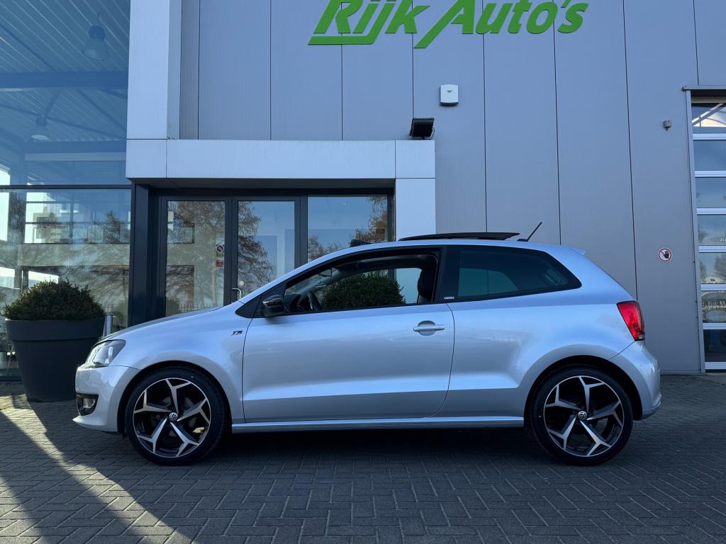 Volkswagen Polo 1.4-16v style * cruise control * panoramadak * carplay