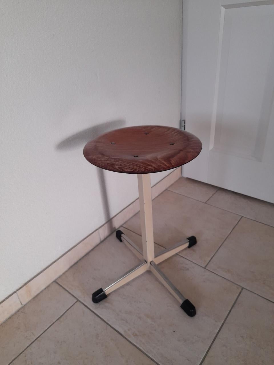 Antiek school krukje (in goede staat )