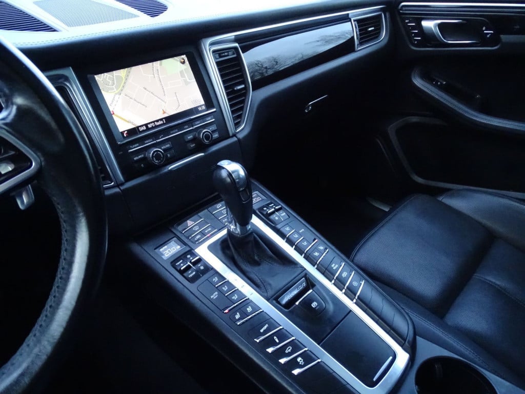 Porsche Macan 3.6 turbo 400pk | luchtvering | pano | 21" | stoelventilatie-