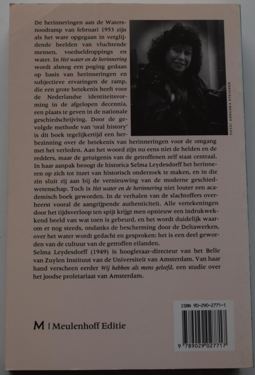 Het Water en de Herinnering. – Selma Leydesdorff.
